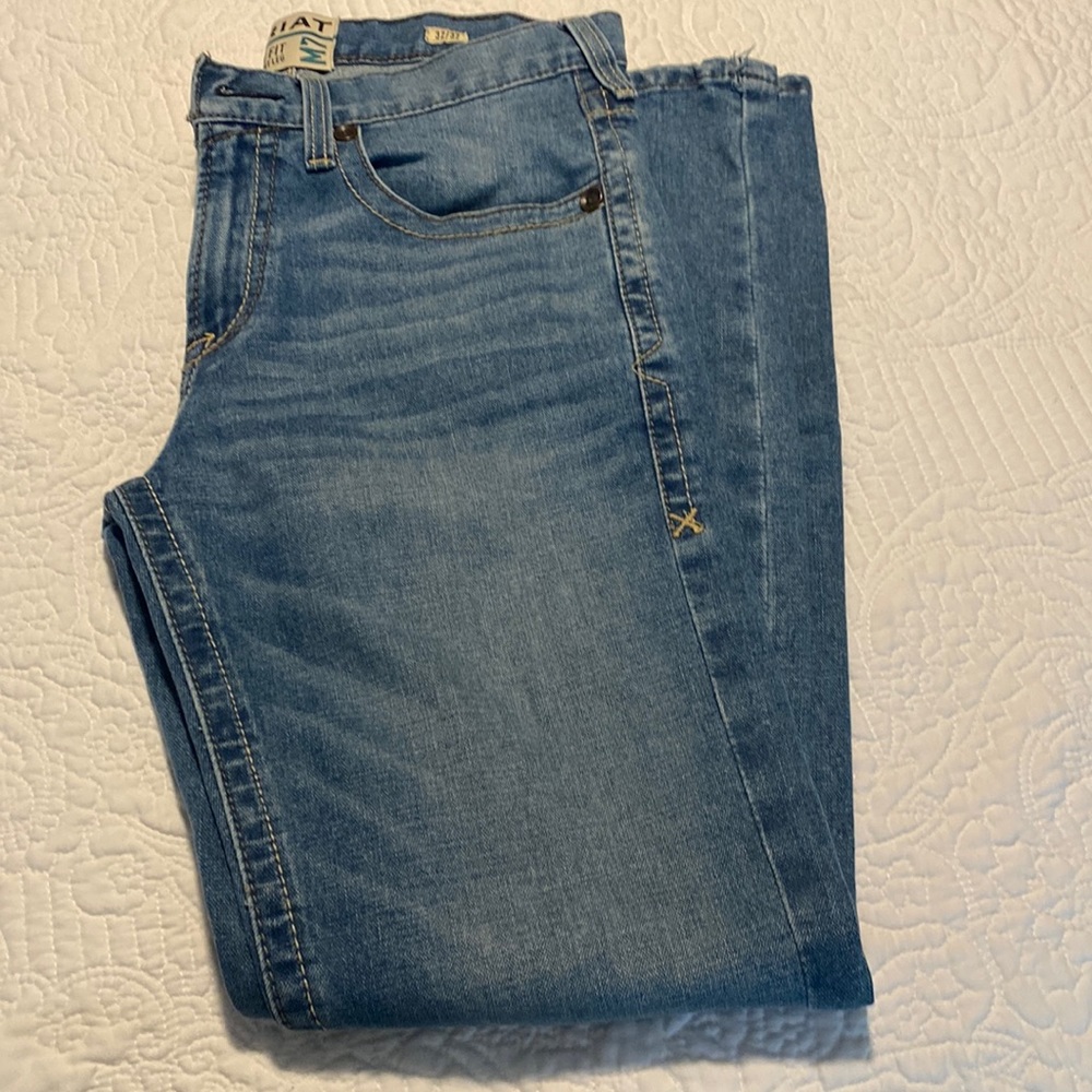 Brand new men’s Ariat M7